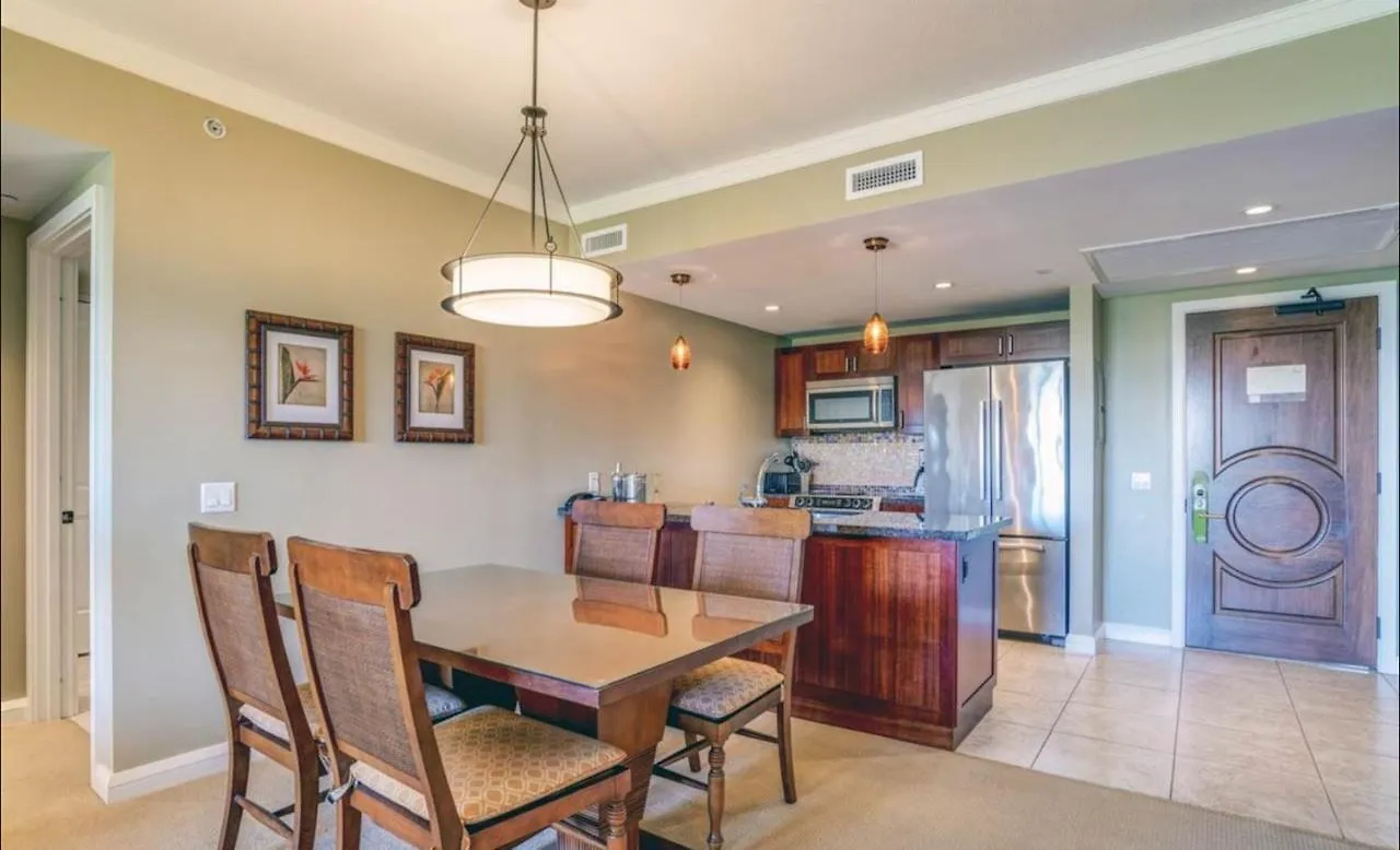 2 Bedroom Ocean View Luxury Resort Condo With Extra Large Balcony Lahaina